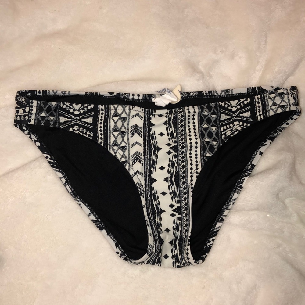 AE Size Small Black and White Bikini Bottoms